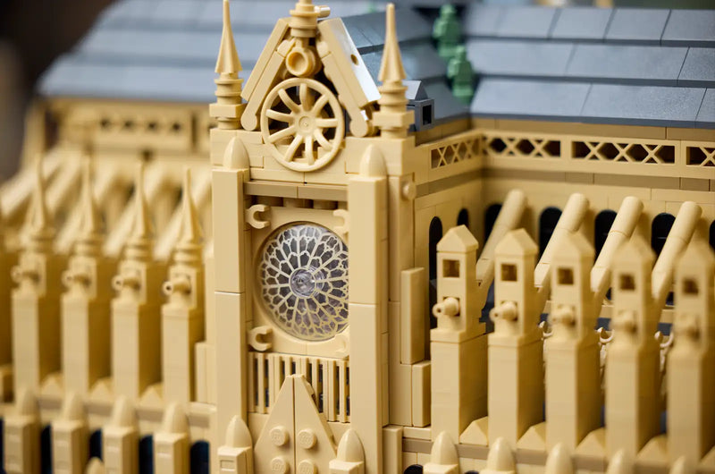 LEGO 21061 Architecture Notre-Dame de Paris (Ship From 12th of August 2024)