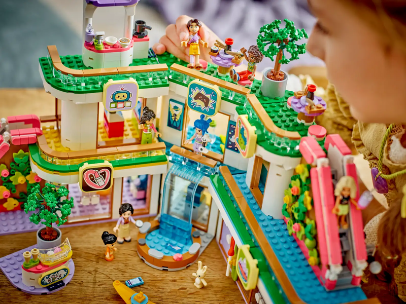 Lego friends shopping mall 2021 release date hotsell