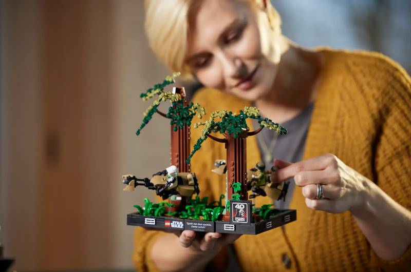 LEGO® 75353 Star Wars™ Endor™ Speeder Chase Diorama - My Hobbies