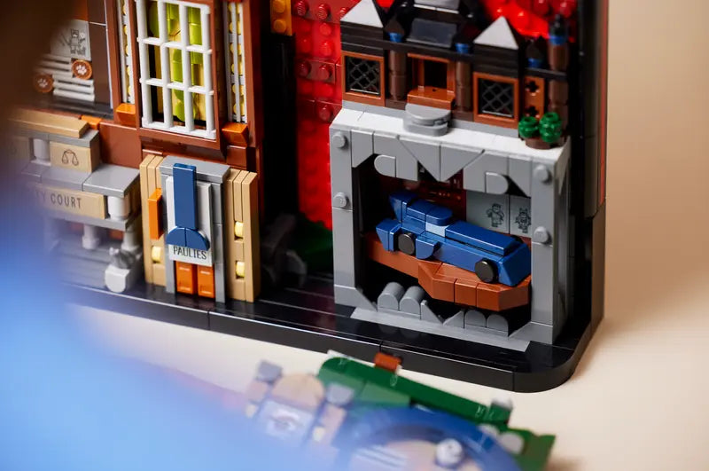 LEGO 76271 Batman: The Animated Series Gotham City
