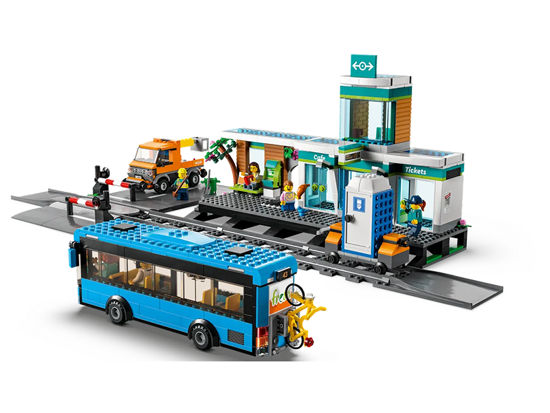 Lego creator online train station