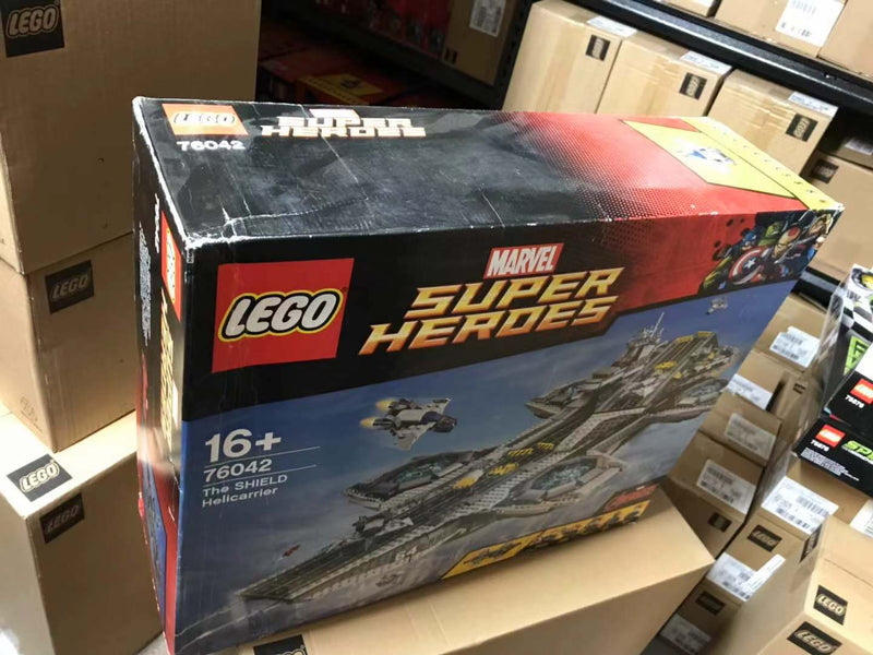 LEGO 76042 Marvel Super Heroes The SHIELD Helicarrier Brand New
