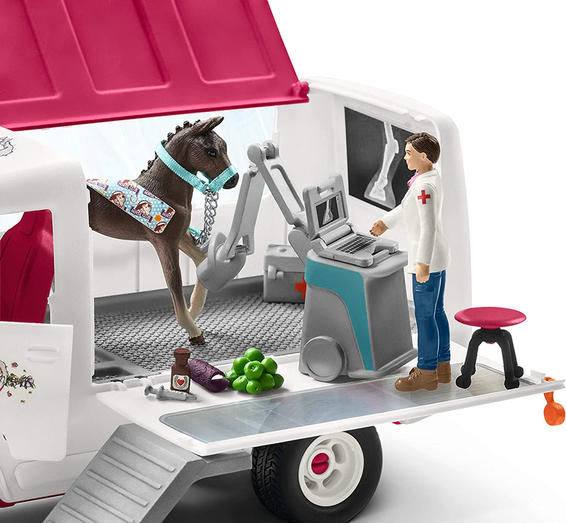 Schleich - Mobile Vet with Hanoverian Foal - My Hobbies